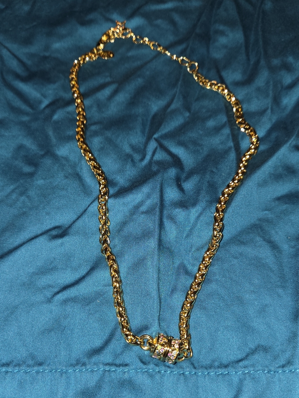 Gold Chain Pendant Necklace - Elegant Women's Jewelry